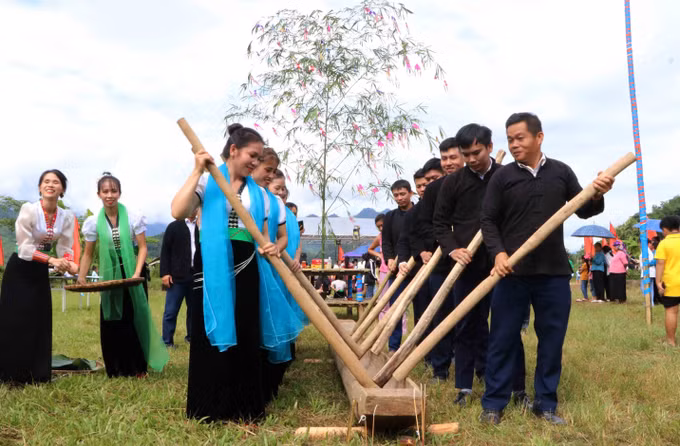 Bảo tồn nét độc đáo trong Lễ hội Cốm mới của người Thái ở Lai Châu ảnh 13