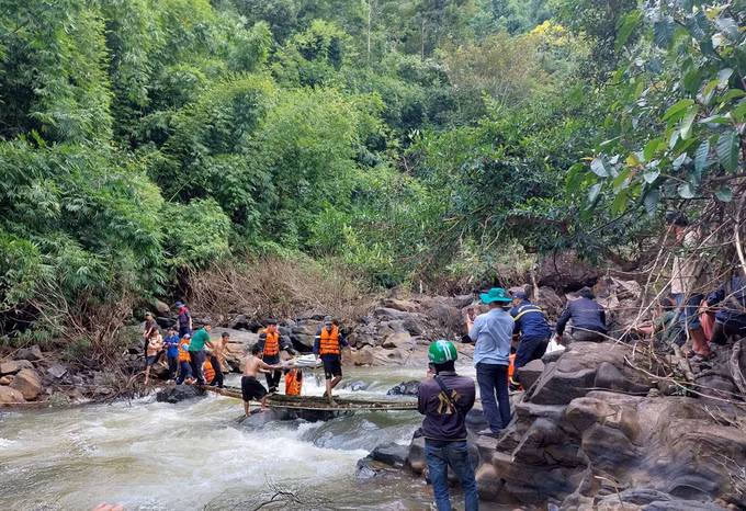 Đắk Nông: Tìm thấy thi thể nam sinh đuối nước ở suối Đắk R’tih ảnh 1