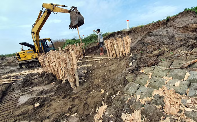 Sóc Trăng khắc phục sạt lở đê biển ở Vĩnh Châu ảnh 1