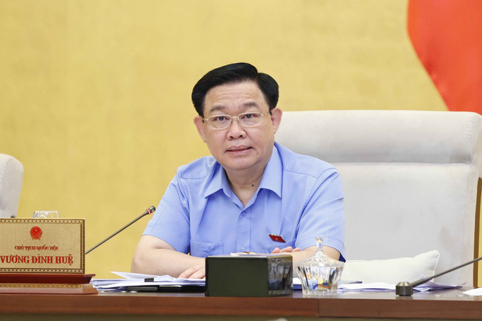 Chủ tịch Quốc hội Vương Đình Huệ phát biểu. Ảnh: Doãn Tấn – TTXVN Phiên họp thứ 15 Ủy ban Thường vụ Quốc hội: Đề cao trách nhiệm người đứng đầu trong xây dựng pháp luật, hoàn thiện thể chế ảnh 1