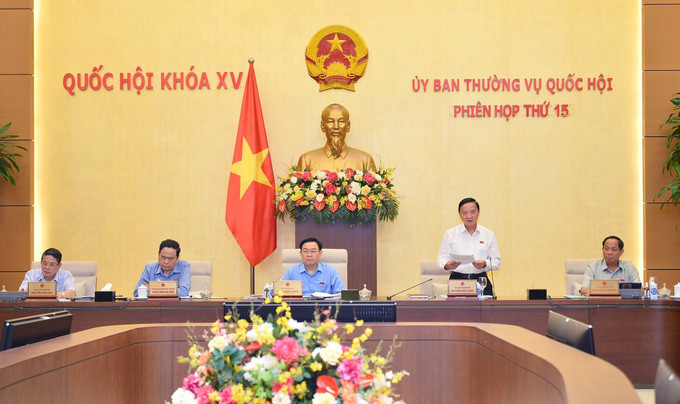 Phó Chủ tịch Quốc hội Nguyễn Khắc Định phát biểu. Ảnh: Doãn Tấn – TTXVN Phiên họp thứ 15 Ủy ban Thường vụ Quốc hội: Đề cao trách nhiệm người đứng đầu trong xây dựng pháp luật, hoàn thiện thể chế ảnh 4