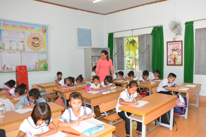 Những năm vừa qua, thành phố Buôn Ma Thuột luôn chú trọng nâng cao chất lượng đội ngũ giáo viên, đổi mới phương pháp dạy học theo hướng lấy người học làm trung tâm. Ảnh: Hoài Thu Xây dựng đô thị trung tâm vùng Tây Nguyên ảnh 5