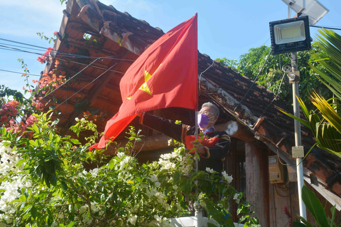 Già làng Y Siu Byă ở buôn M’Đúk, phường Ea Tam, thành phố Buôn Ma Thuột (Đắk Lắk) phấn khởi khi đời sống người dân được nâng cao, tin tưởng vào sự lãnh đạo của Đảng và Nhà nước. Ảnh: Hoài Thu Xây dựng đô thị trung tâm vùng Tây Nguyên ảnh 4