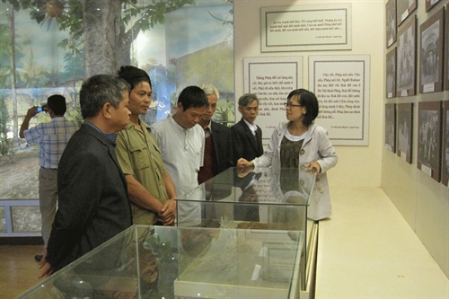 Hàng năm Nhà lưu niệm Anh hùng Núp đón khoảng 5.000 lượt khách đến tham quan. Ảnh: Hồng Thi