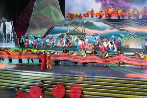 Rực rỡ sắc màu văn hóa nơi biên cương Tổ quốc