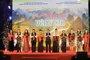 Triển lãm 'Hương sắc vùng cao': Kết nối sắc màu văn hóa các dân tộc