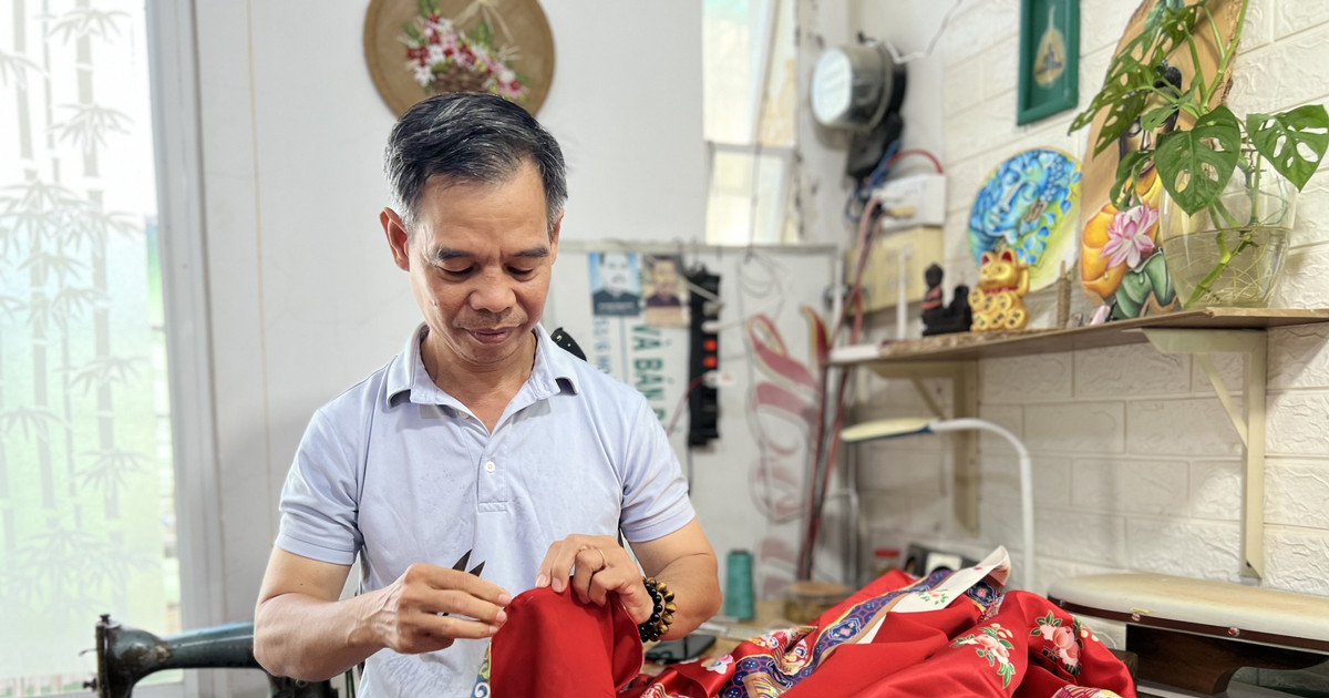 Ông Trần Thanh Tòng: Niềm đam mê với cổ phục Việt Nam | Báo ảnh Dân tộc ...