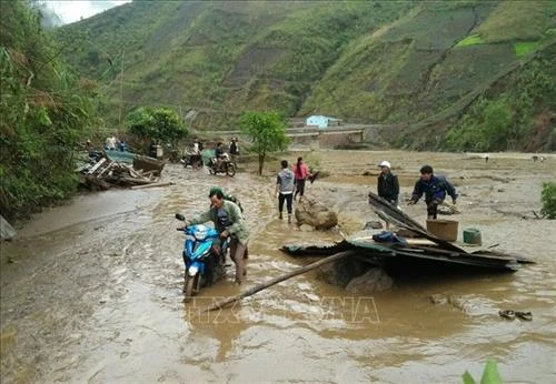 Nguy cơ cao lũ quét và sạt lở đất, ngập lụt ở vùng núi Tây Bắc 