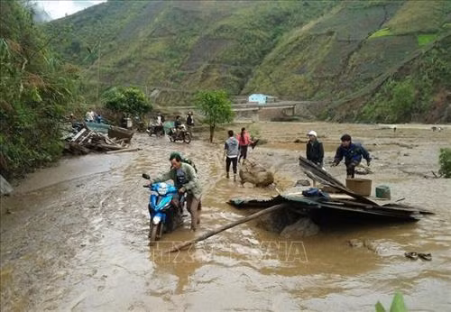 Nguy cơ cao lũ quét và sạt lở đất, ngập lụt ở vùng núi Tây Bắc 