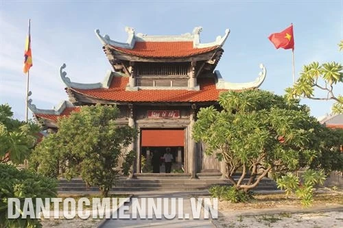 Tiếng chuông chùa nơi đảo xa