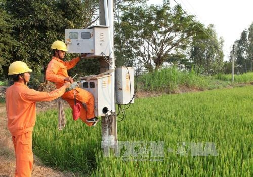 Từng bước giải quyết bất cập trong giá điện