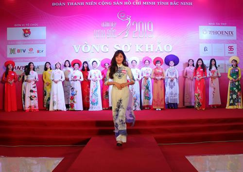 Người đẹp Kinh Bắc tỏa sáng miền Quan họ