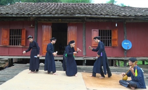 Múa Chầu trong hát Then đàn tính