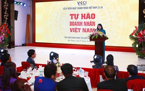 Vinh danh các doanh nghiệp, doanh nhân tiêu biểu