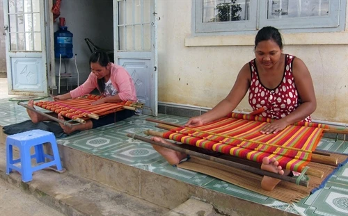 Làng kiểu mẫu Buôn Go lưu giữ văn hóa truyền thống