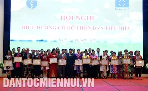 Biểu dương 66 cô đỡ thôn, bản tiêu biểu trên cả nước