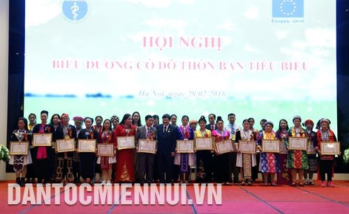 Biểu dương 66 cô đỡ thôn, bản tiêu biểu trên cả nước