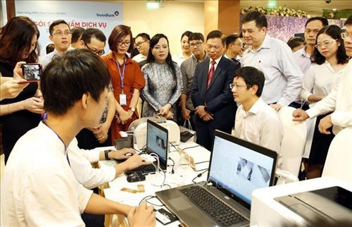 Ngành y tế đẩy mạnh thanh toán không dùng tiền mặt