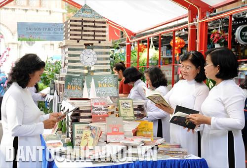 Giao lưu và triển lãm sách với chủ đề “Ký ức Xuân Mậu Thân 1968”