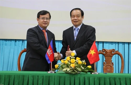 An Giang tăng cường hợp tác với 2 tỉnh Takeo và Kandal