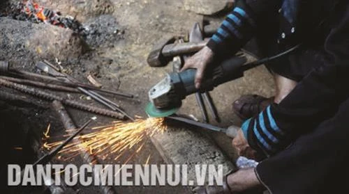 Nghề rèn của người Mông ở Trạm Tấu