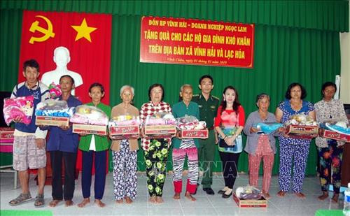 Nhiều phần quà ý nghĩa đến với đồng bào Khmer ở Sóc Trăng
