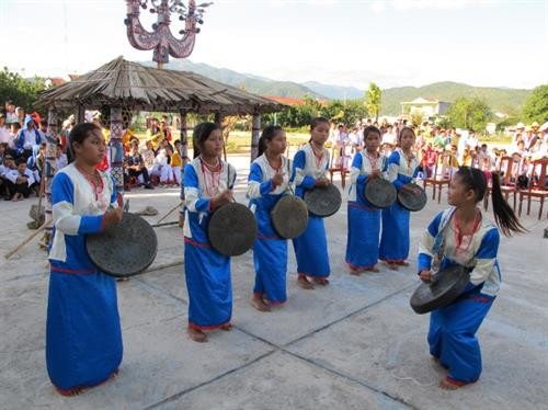 Đi tìm sắc phục Raglai