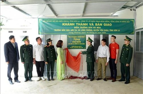 Bộ đội Biên phòng Sơn La nỗ lực "tiếp sức em đến trường"