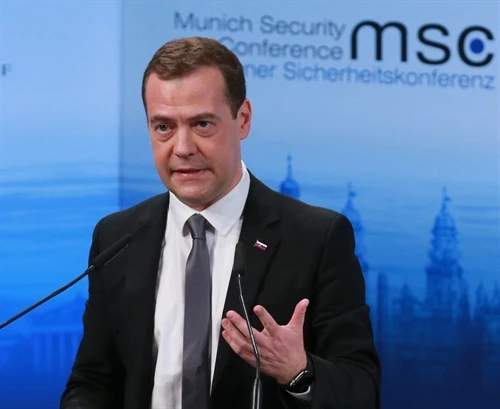 Thủ tướng Nga D. Medvedev cảnh báo về cuộc chiến tranh Lạnh mới