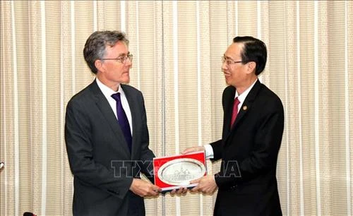 Thành phố Hồ Chí Minh và Ngân hàng AIIB hợp tác trong xây dựng cơ sở hạ tầng