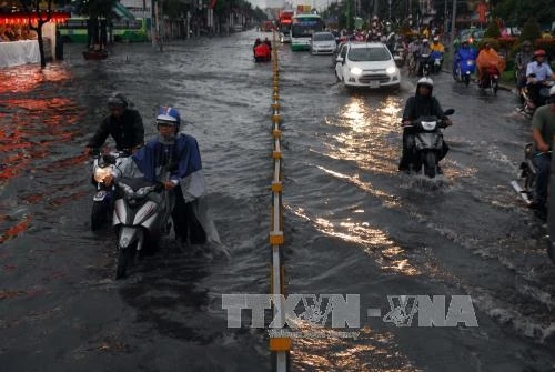 Bắc bộ mưa gián đoạn, Nam bộ tạnh ráo