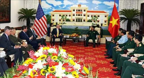 Việt Nam và Hoa Kỳ tăng cường hợp tác trong lĩnh vực quốc phòng
