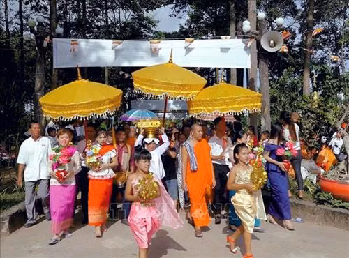Đồng bào Khmer Sóc Trăng đón lễ Kathina