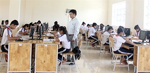 Thêm cơ hội học tập cho học sinh dân tộc thiểu số
