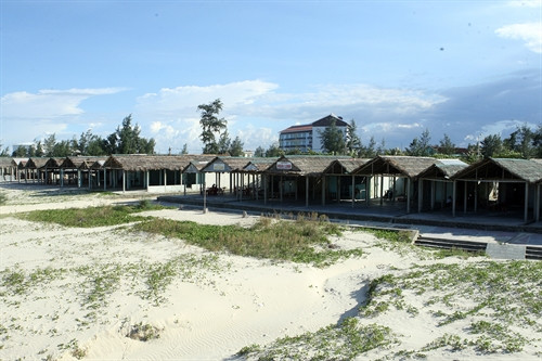 "Hiu hắt" ngành du lịch ven biển miền Trung