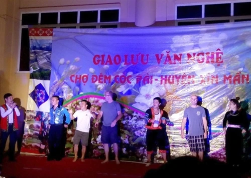 Chợ đêm Cốc Pài – nét đẹp văn hóa truyền thống