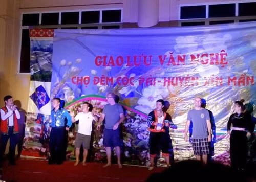 Chợ đêm Cốc Pài – nét đẹp văn hóa truyền thống