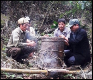Đặc sắc lễ “thay áo mới” cho thần trống của người Mông