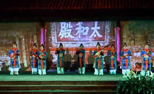 Khai thác tốt tour du lịch "Huế - một điểm đến 5 di sản"