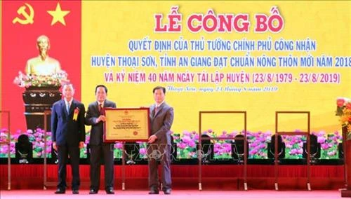 Thoại Sơn là huyện đầu tiên trong cả nước đạt ba danh hiệu vinh dự