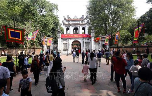 Đi hội chữ Xuân Kỷ Hợi ở Văn Miếu – Quốc Tử Giám