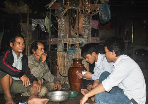 Người Xê Đăng vui tết máng nước