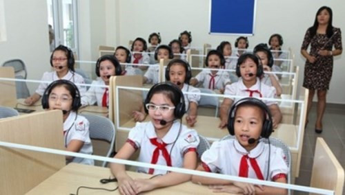 Chỉ mới khuyến khích học thêm ngoại ngữ