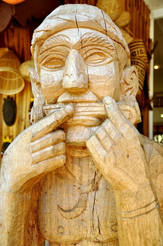Độc đáo tượng gỗ Tây Nguyên ở "Làng Cù Lần"
