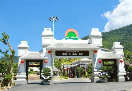 Du ngoạn Núi Thần Tài 