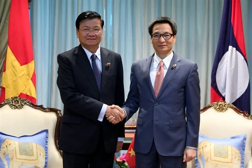 Phó Thủ tướng Vũ Đức Đam hội kiến Thủ tướng Lào