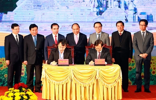 Thủ tướng Nguyễn Xuân Phúc dự hội nghị xúc tiến đầu tư, thương mại và du lịch tỉnh Tuyên Quang 2017