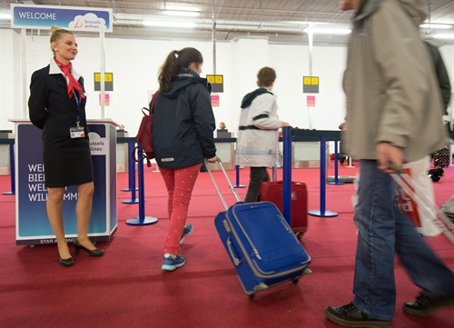 Chuyến bay đầu tiên cất cánh từ sân bay Zaventem sau loạt vụ tấn công tại Brussels