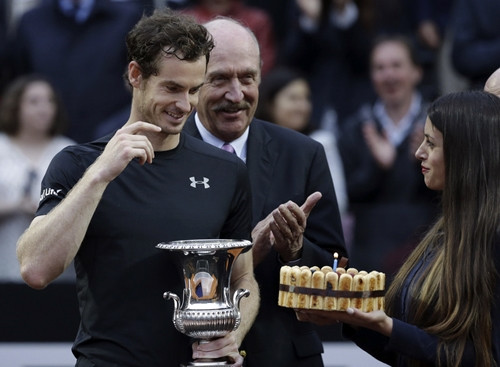 Sinh nhật ngọt ngào của Andy Murray