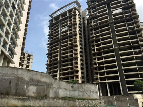 Lo ngại siết vốn cho vay bất động sản